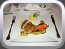 2011 
Rosa gebratenes Kalbssteak mit Kräutersauce 
Tallegiosauce auf Zucchinigemüse 
und Kartoffelpüree 
